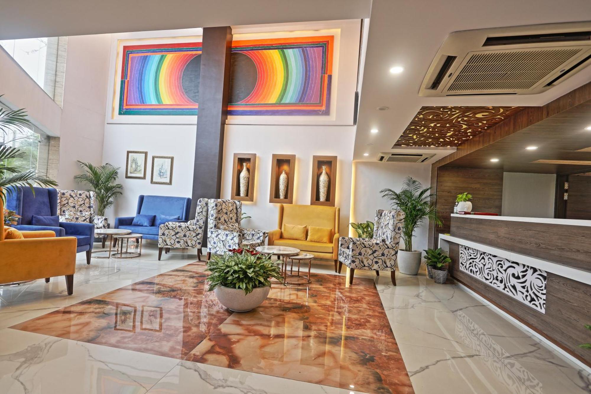 Hotel Cardinal Oxmo Delhi Airport Nova Deli Exterior foto